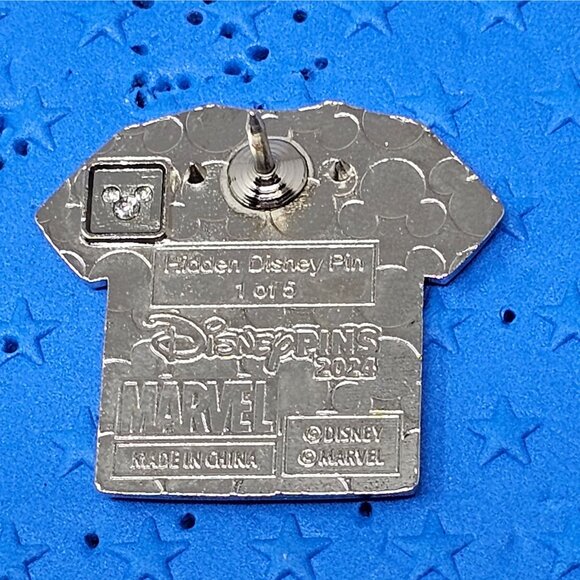 Disney Pin 2024 Hidden Mickey T-Shirts Marvel Captain America - Picture 2 of 2